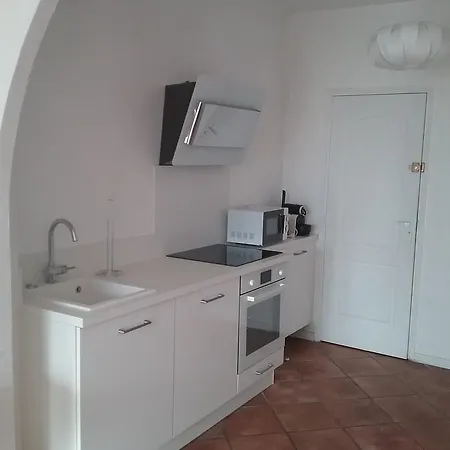 Petite Fleur D'azur Bed and breakfast 2*